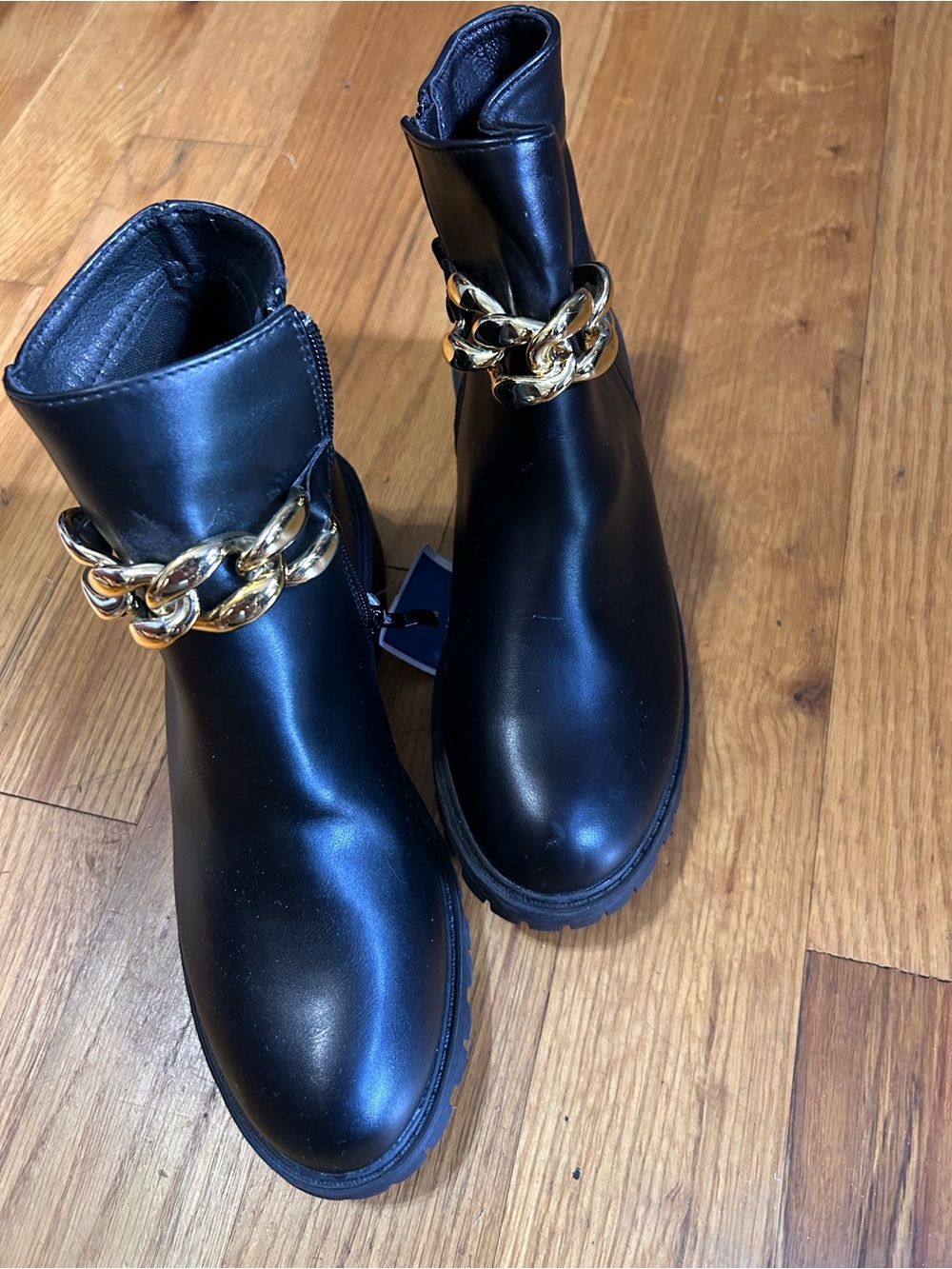 Nicole Miller New York Elle Chelsea Ankle Boots Sz 8.5 Gold Chunky Chain NEW